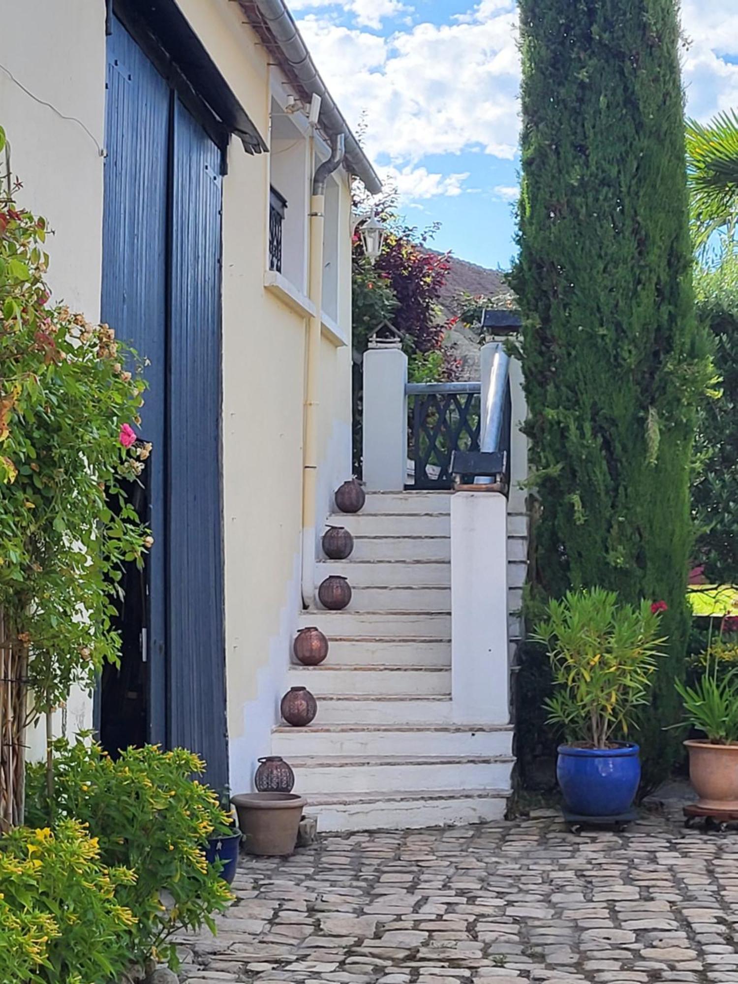 Bed and Breakfast Les Glycines Ury Екстер'єр фото