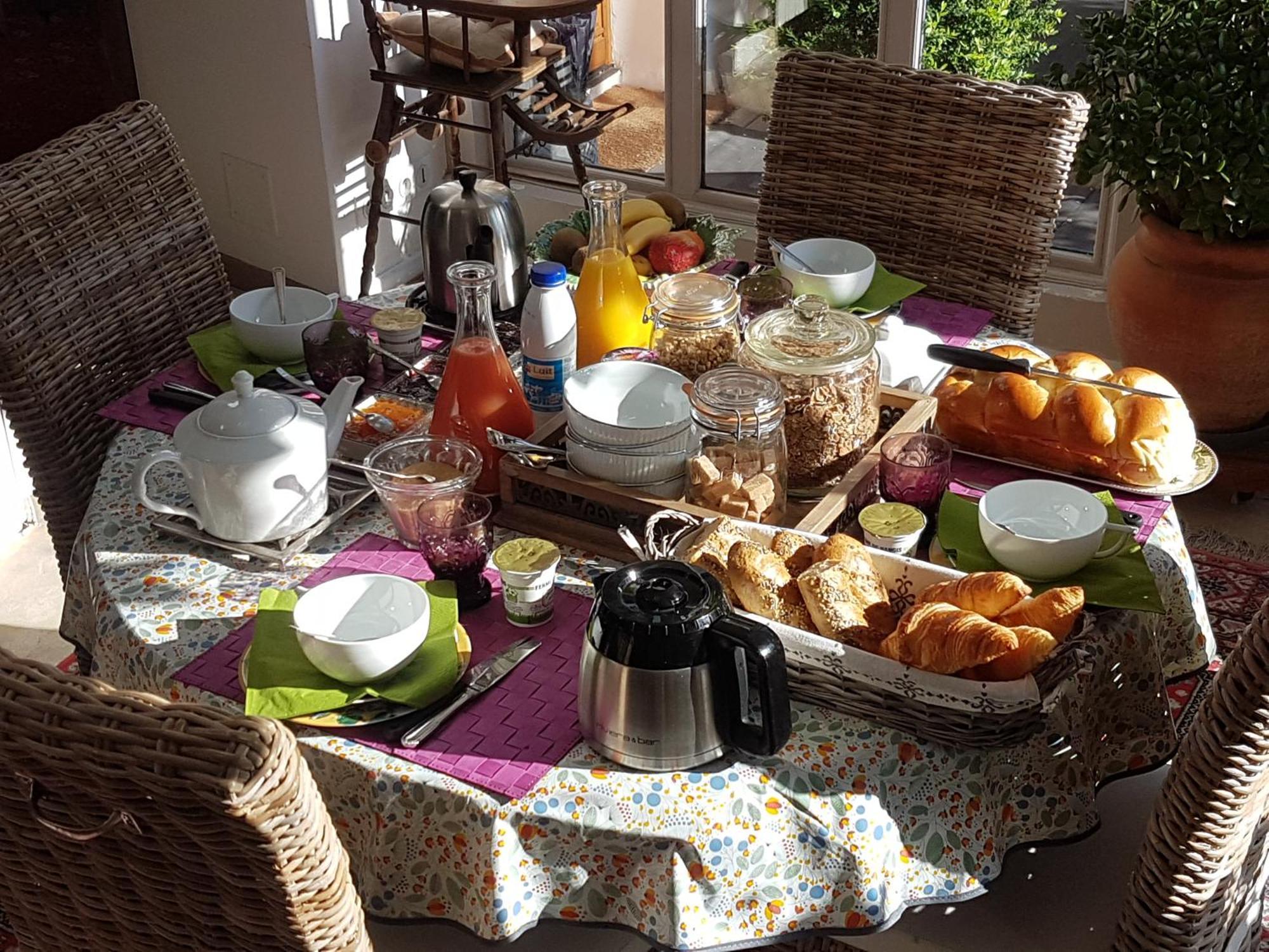 Bed and Breakfast Les Glycines Ury Екстер'єр фото